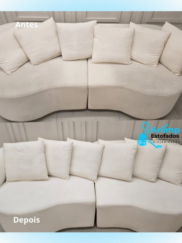 Sofá branco é lindo, mas manter ele limpo é um desafio! 🛋️✨ Deixe a higienização com a gente e